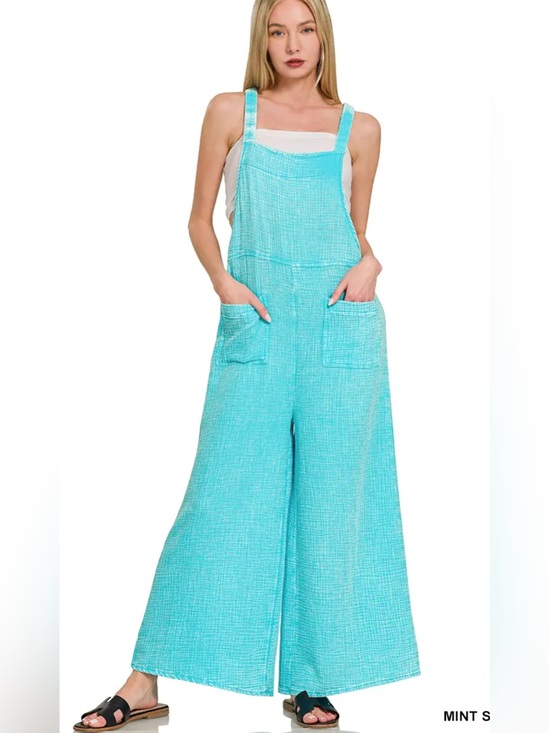 Zenana Outfitters Pants - Zenana jumpsuit Wide Legs size M 
Brand new